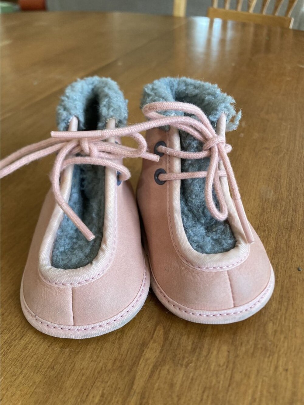 Timberland Baby Pink Fleece-Lined Crib Shoes Size 1 With Lace-Up Closure